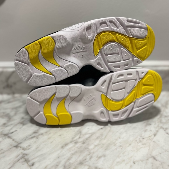 Size 10.5 Nike Air Diamond Turf \'Oregon Ducks\' 2013 309434-302 main image 4